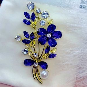 Purple Rinestone Crystals Flower Bouquet Brooch